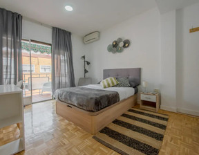 Kawalerka do wynajęcia, Hiszpania Madrid Calle de Canillas, 865 dolar (3537 zł), 120 m2, 97706693