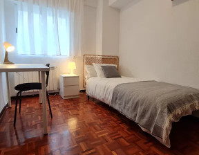 Kawalerka do wynajęcia, Hiszpania Madrid Calle de Somontín, 487 dolar (2037 zł), 114 m2, 99902998