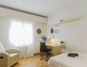 Kawalerka do wynajęcia, Hiszpania Madrid Calle de Rafael Herrera, 701 dolar (2712 zł), 100 m2, 90204618