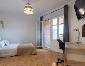 Kawalerka do wynajęcia, Hiszpania Madrid Calle de los Cuatro Amigos, 932 dolar (3609 zł), 140 m2, 90215466