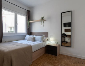 Kawalerka do wynajęcia, Hiszpania Madrid Calle de los Cuatro Amigos, 738 dolar (3020 zł), 140 m2, 90215468