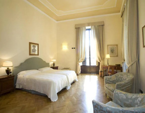 Mieszkanie do wynajęcia, Włochy Florence Via dei Martelli, 7593 dolar (31 054 zł), 50 m2, 90217899