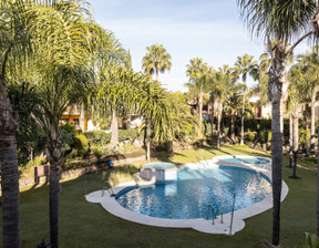 Dom na sprzedaż, Hiszpania Marbella, 942 762 dolar (3 799 329 zł), 188 m2, 96415948