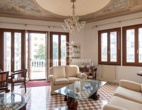Mieszkanie na sprzedaż, Włochy Venezia Via Verdi,, 411 671 dolar (1 646 684 zł), 150 m2, 96383469