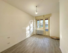 Mieszkanie na sprzedaż, Włochy Milano Via Mac Mahon,, 240 626 dolar (967 318 zł), 52 m2, 97054090