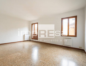 Mieszkanie na sprzedaż, Włochy Venezia Sestiere Castello, 376 050 dolar (1 500 440 zł), 80 m2, 96951009