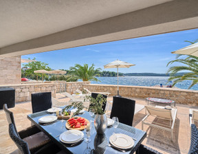 Dom na sprzedaż, Chorwacja Trogir Trogir, 2 208 025 dolar (8 478 815 zł), 300 m2, 99677174