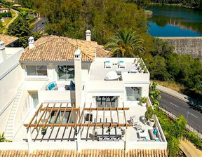 Mieszkanie na sprzedaż, Hiszpania Marbella, Málaga, 2 152 672 dolar (8 589 162 zł), 252 m2, 97563918