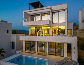 Dom na sprzedaż, Hiszpania Málaga, 978 476 dolar (3 943 257 zł), 306 m2, 96056911