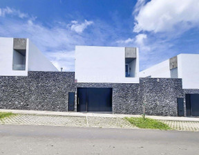 Dom na sprzedaż, Portugalia Ponta Delgada, 433 338 dolar (1 746 352 zł), 137,52 m2, 96121480