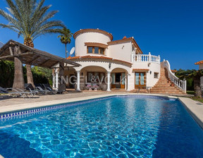 Dom na sprzedaż, Hiszpania Denia, 913 277 dolar (3 680 506 zł), 253 m2, 96835739